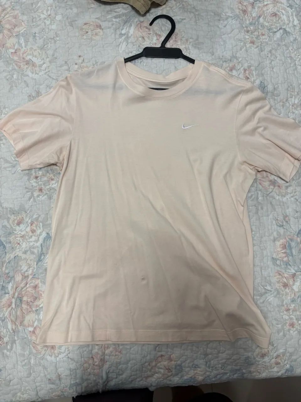 Camiseta Nike Bege