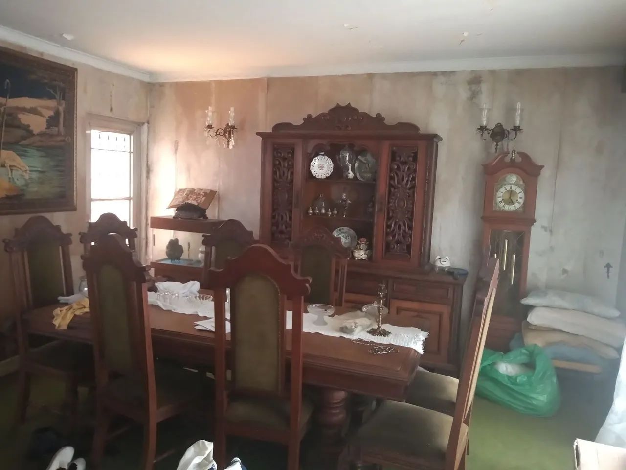 sala jantar de madeira maciça com oito cadeiras oratório  - Foto 3