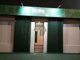 3441- Studio para locação com aproximadamente 20m², quarto com banheiro, mobiliado com exc