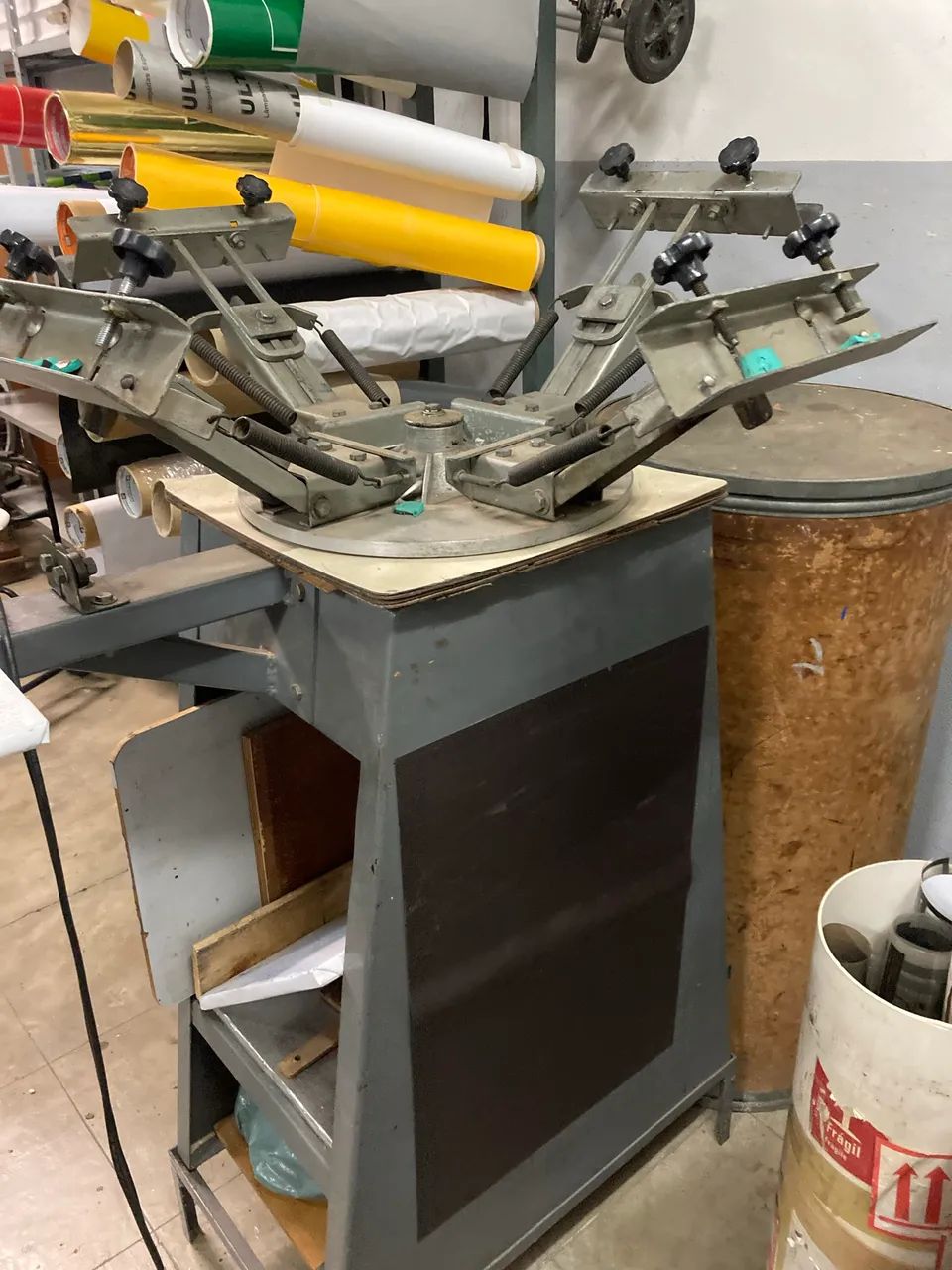 FOR SALE: SCREEN PRINTING MACHINE / SILK SCREEN