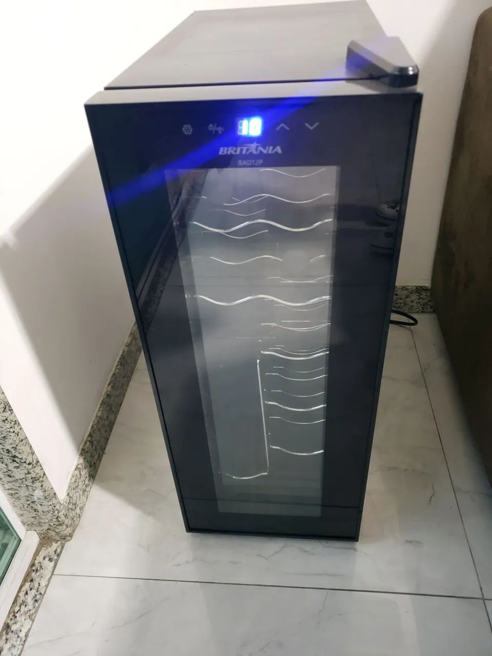 Adega climatizadora de vinho 