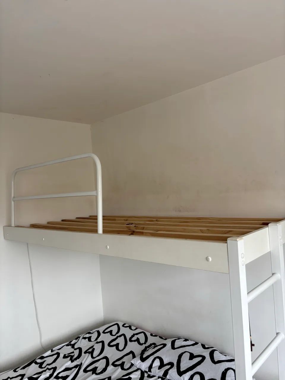 Cama suspensa com escada e led  - Foto 3