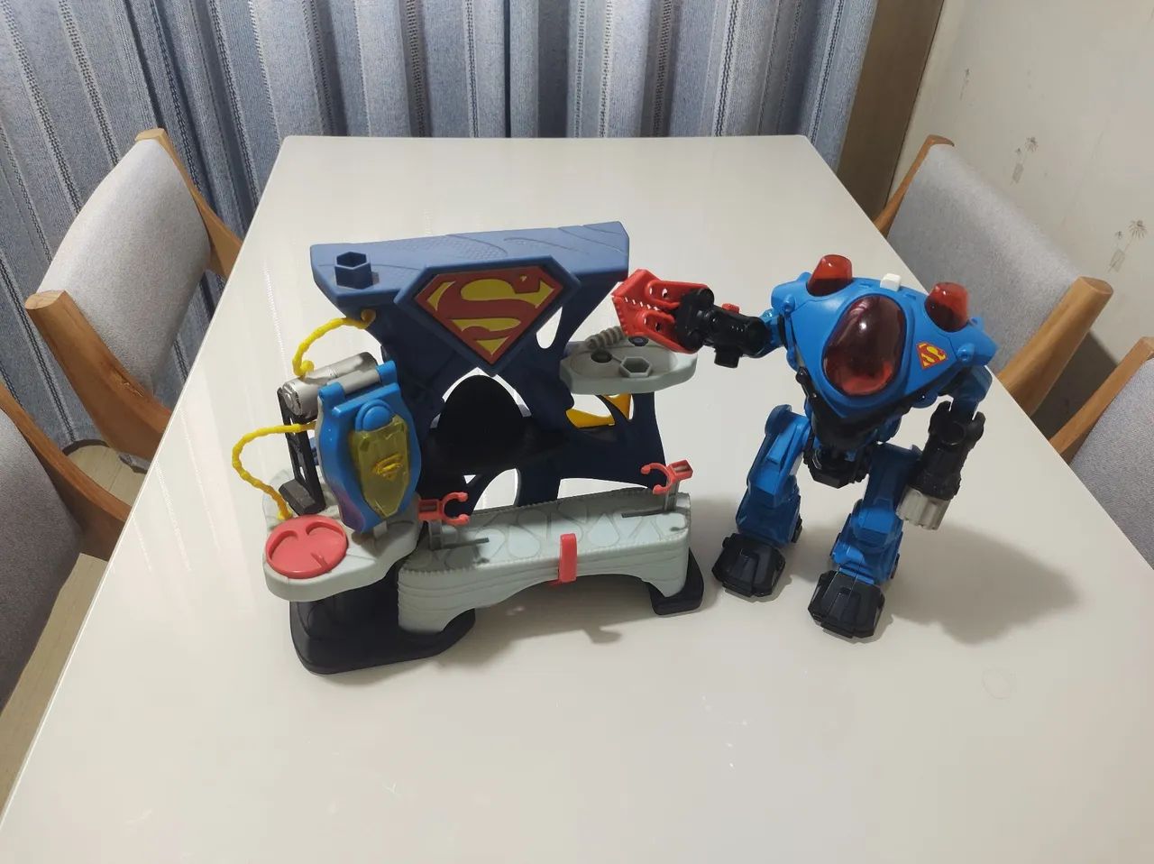 Casa e Robo do Super homem Imaginex