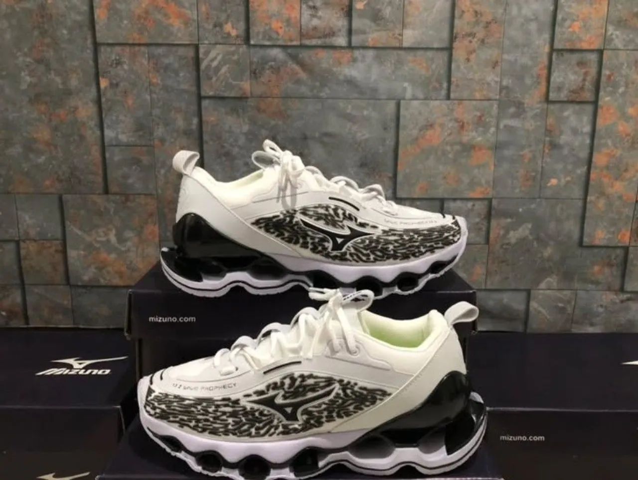 Mizuno nv  - Foto 2