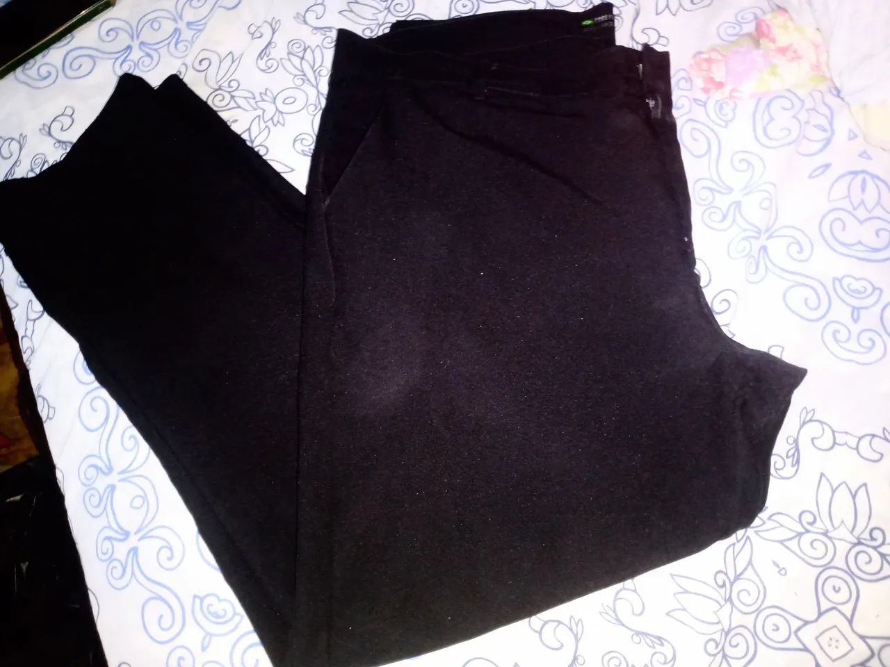 5 calça social Tam. 54 e duas bermudas 