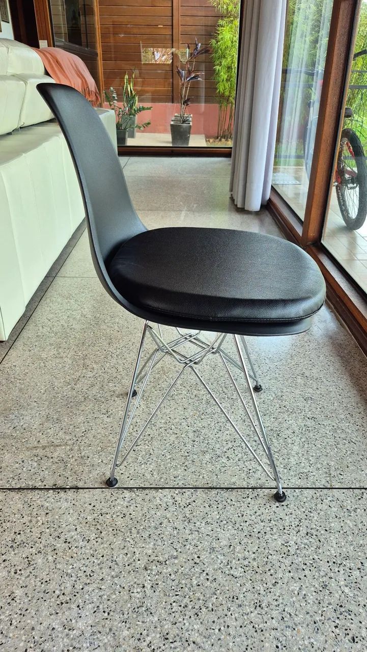 Jogo de 4 Cadeiras Estilo Charles Eames Eiffel Pretas  - Foto 2