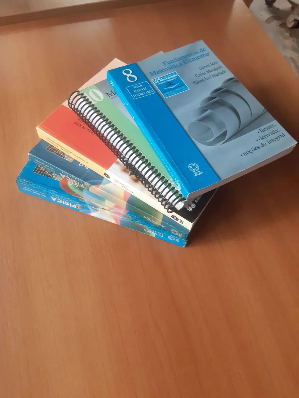 Física clássica  +  Fundamentos de matemática elementar  IEZZI  - Foto 4