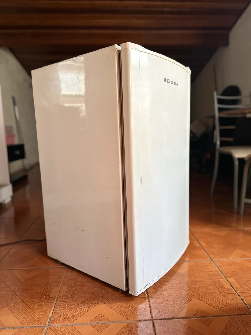 Frigobar Electrolux RE120 (Perfeito Estado) - Foto 2