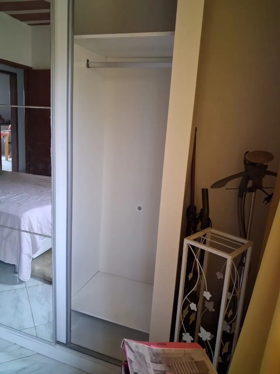 Guardaroupa funcional e em bom estado - Foto 3