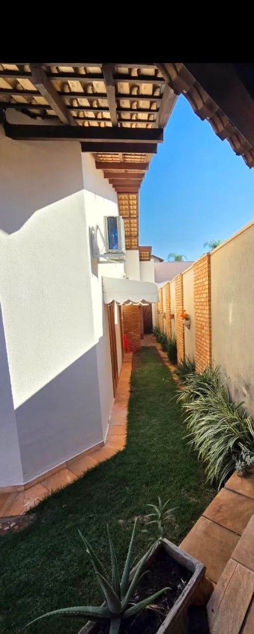 Casa Térrea com Piscina no Recanto Real | 3 Dormitórios | Pronta para Morar