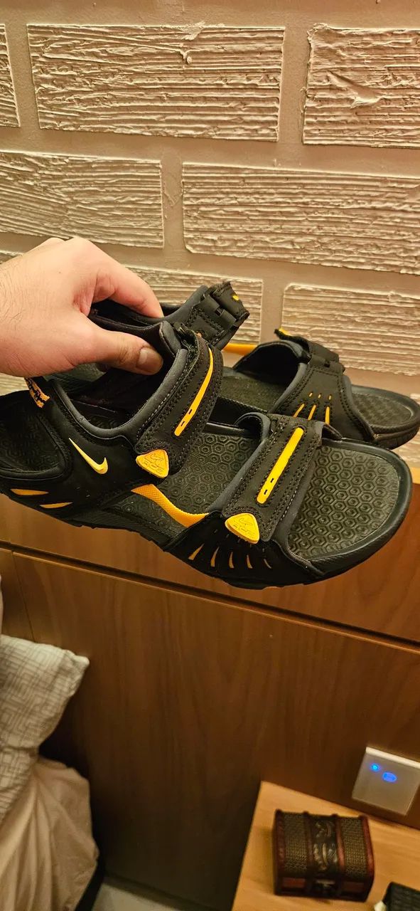 Sandália nike acg deschutz