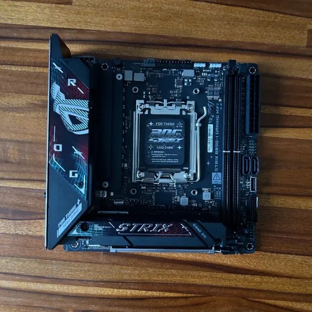 Placa Mãe ASUS ROG STRIX B850-I AM5 Mini-ITX - Foto 3