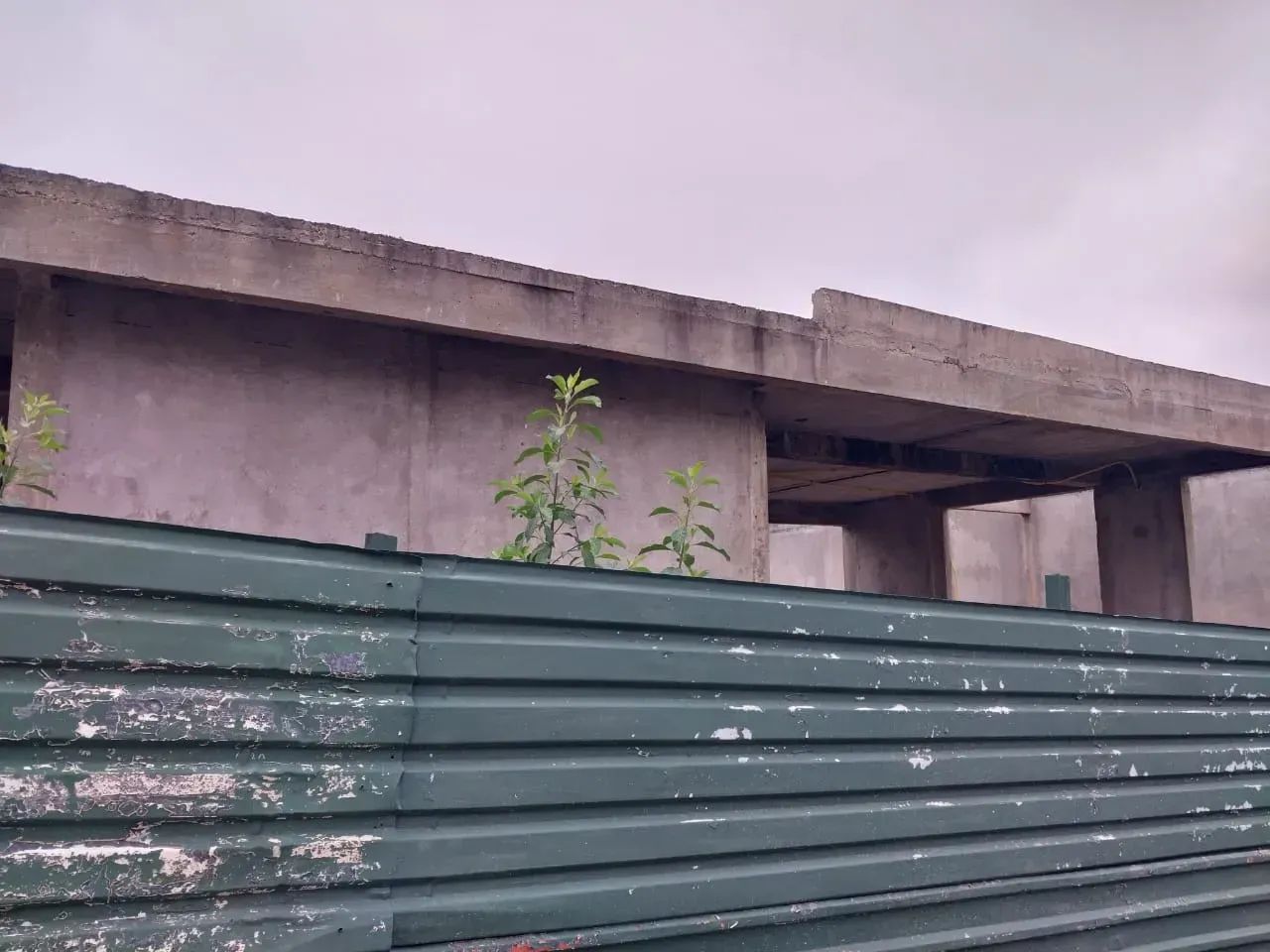 Térrea para venda com 300 metros quadrados com 3 quartos - Foto 2