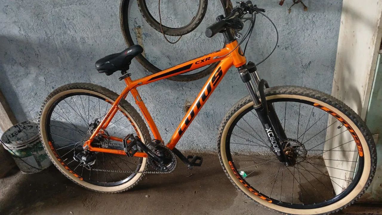 Vende se lotus aro 29