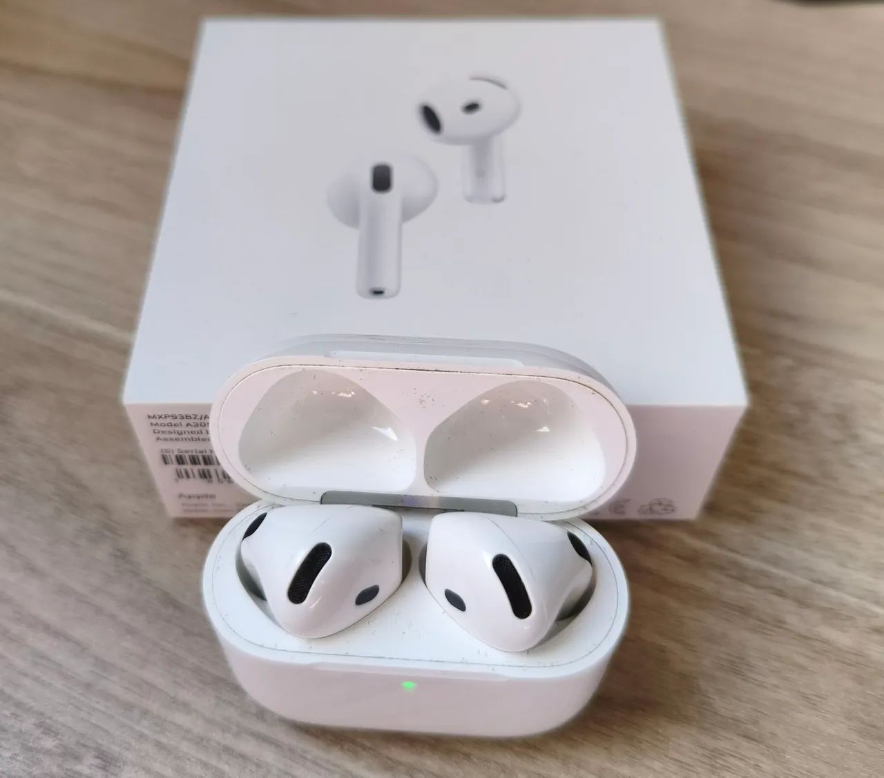 AirPods 4 c/ Cancelamento de ruído