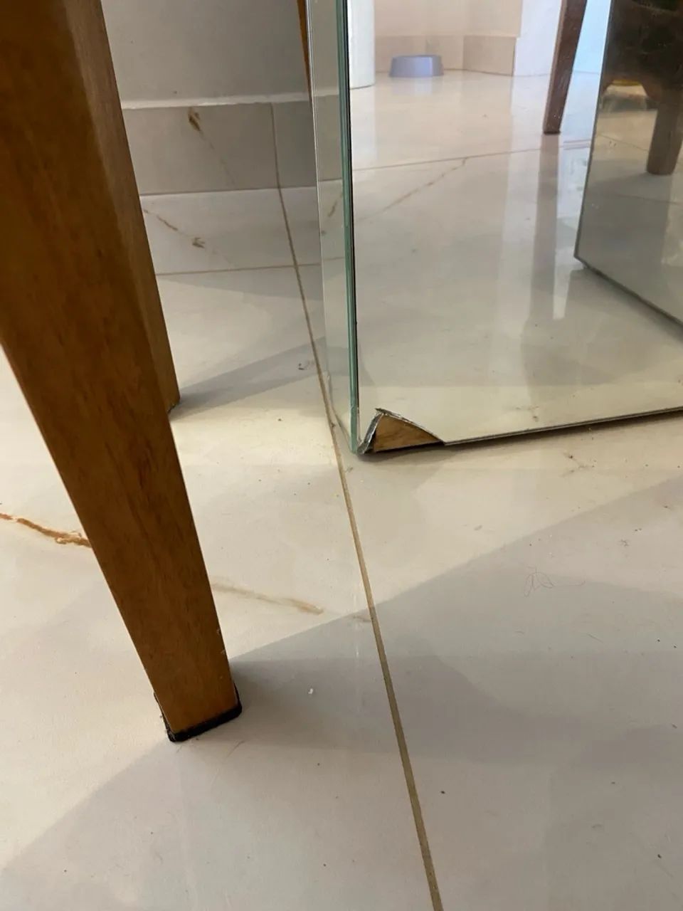 Mesa de vidro redonda com cadeiras - Foto 3