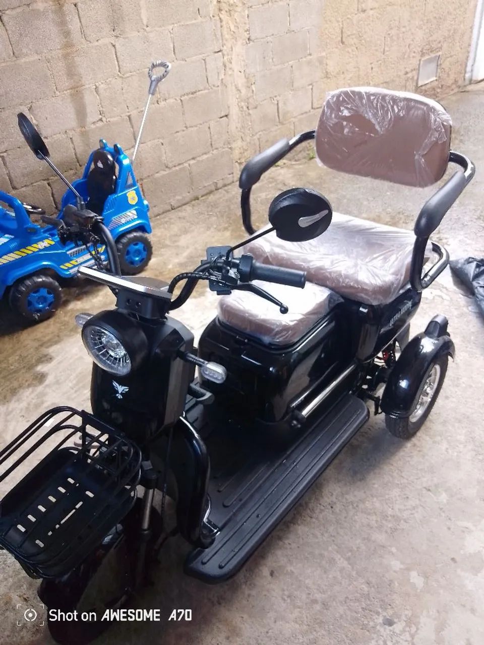 Vendo Triciclo Elétrico 
