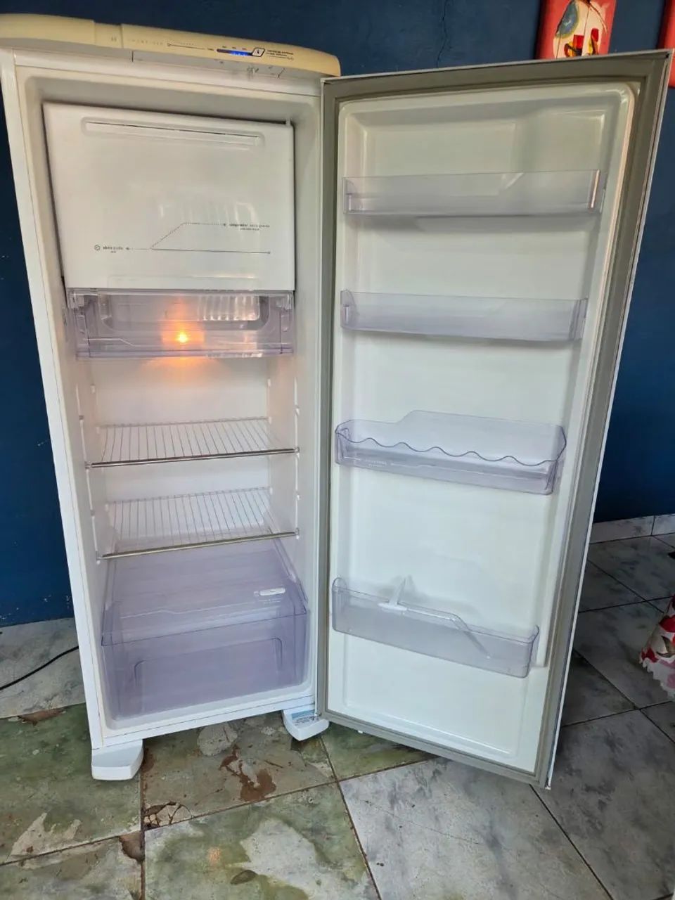 Vendo geladeira Electrolux  - Foto 2