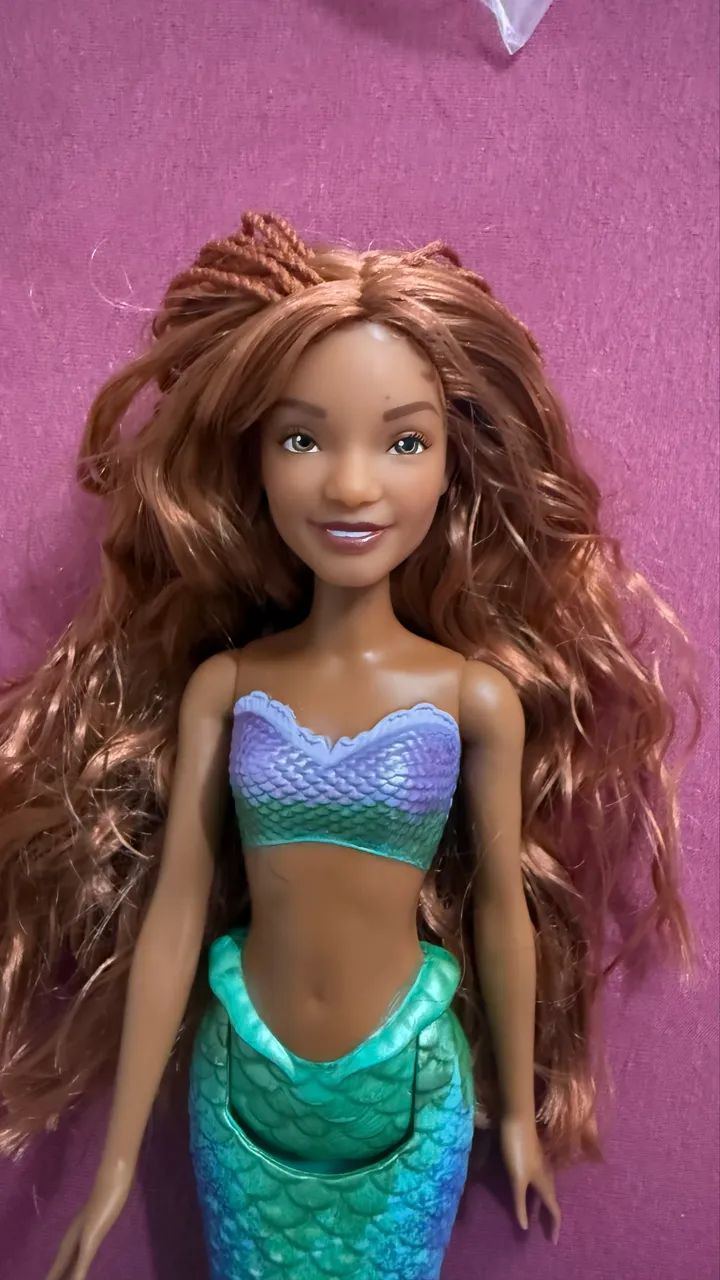 Boneca pequena sereia Disney 