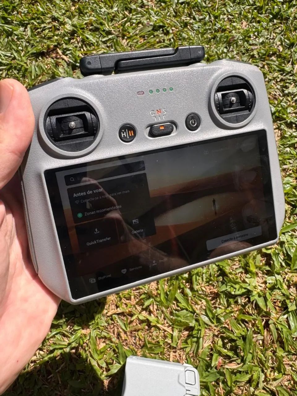 Drone Mini 4 Pro Kit Fly more + controle com tela  - Foto 3