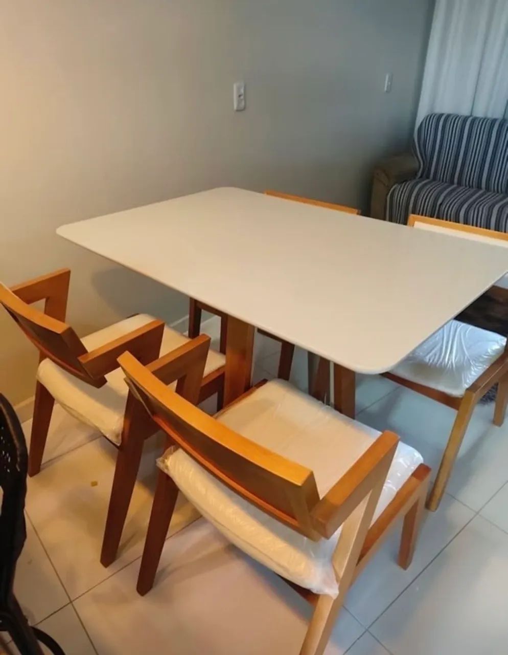 MESA TOTALMENTE NOVA
