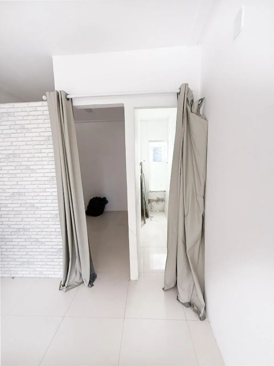 Alugo Sala Comercial Com 57 Metros na 3 de Maio - Foto 3
