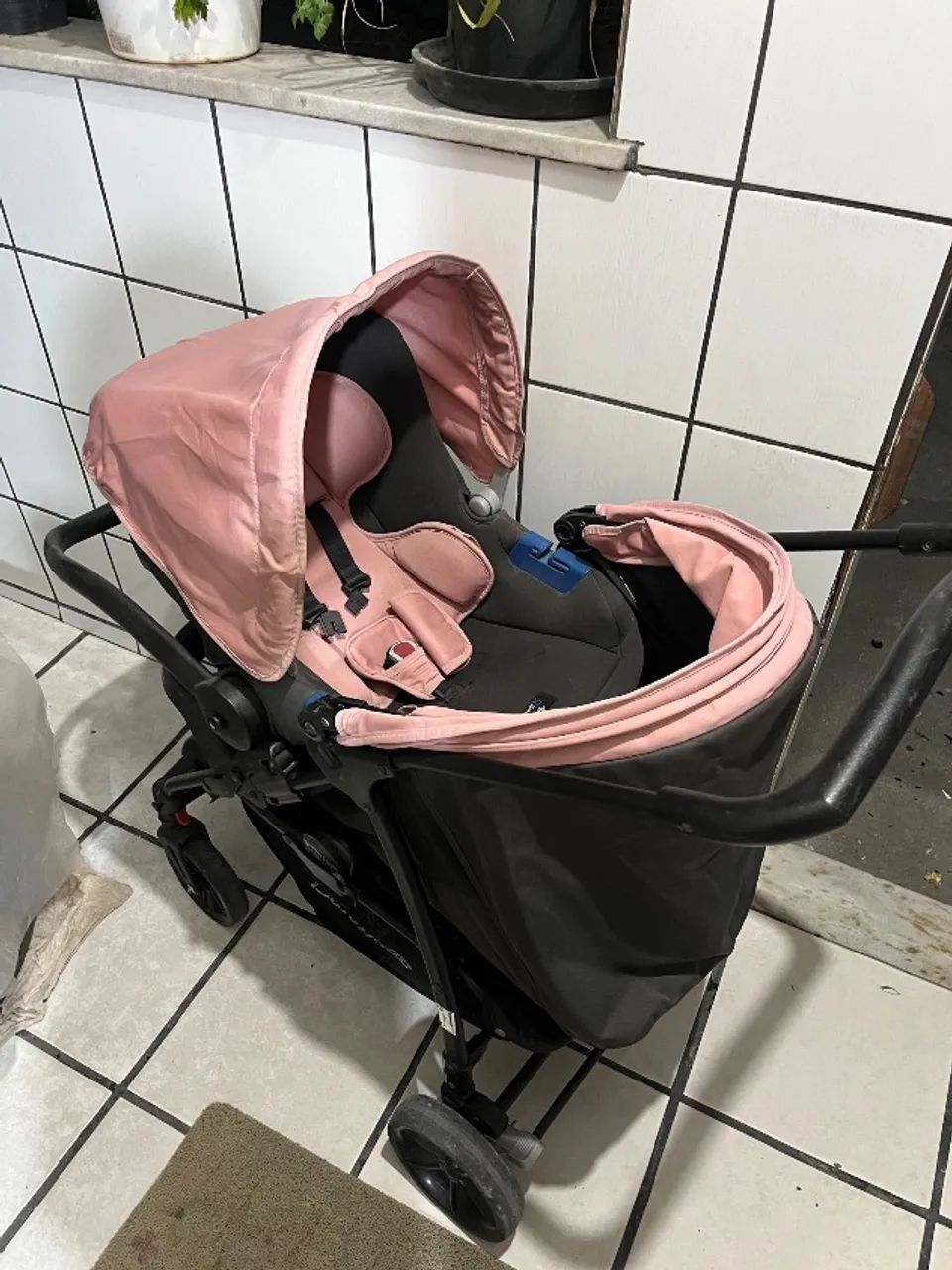 Carrinho de bebê rosa Burigotto - Foto 2