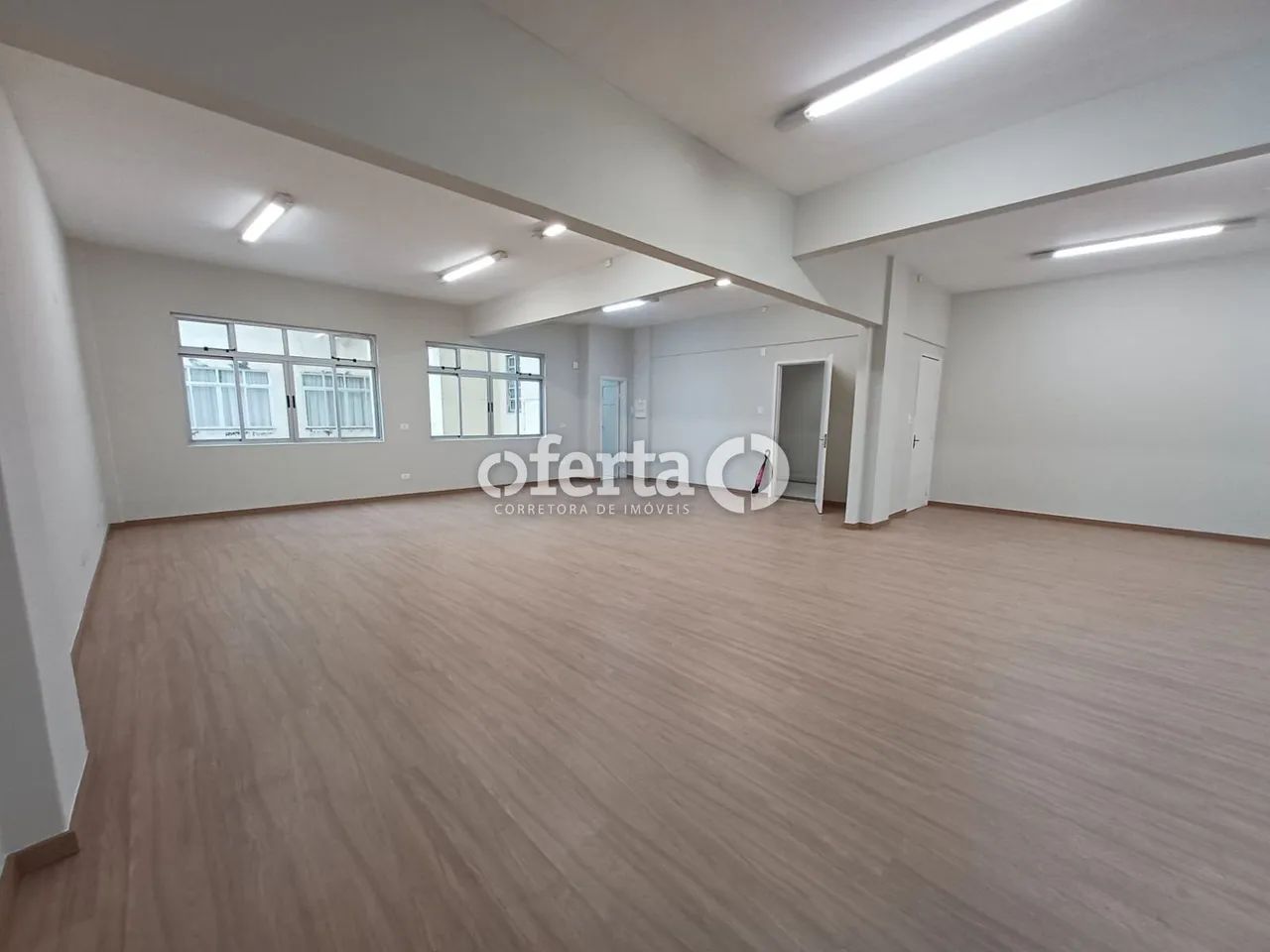 SALAS COMERCIAIS NO CENTRO DE CURITIBA - GALERIA LUSTOZA - Foto 5