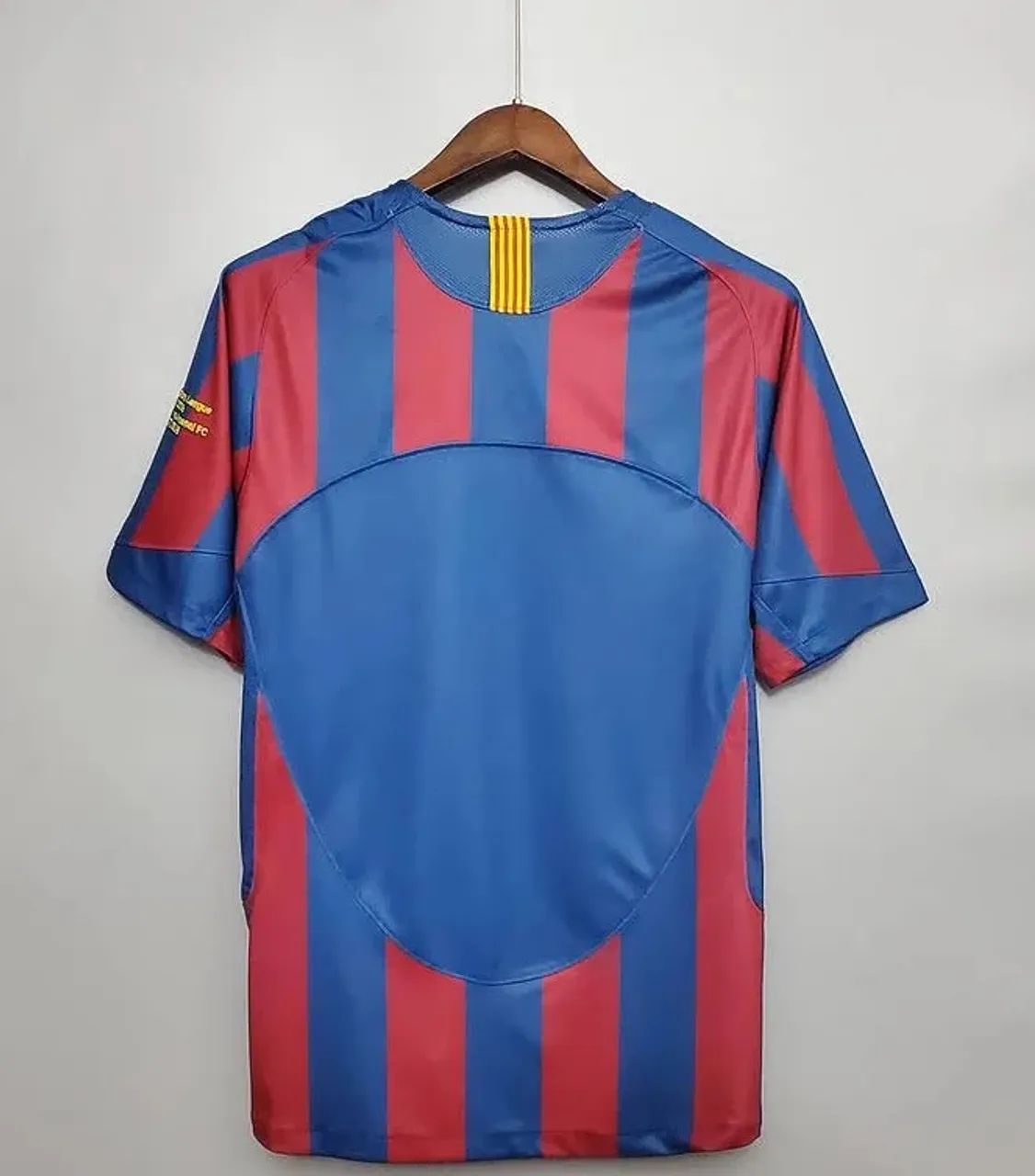 Camisa do Barcelona retrô 2006 - Foto 2