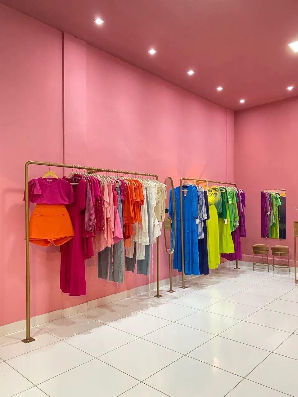 Vendo peças de loja para roupas e acessórios  - Foto 5