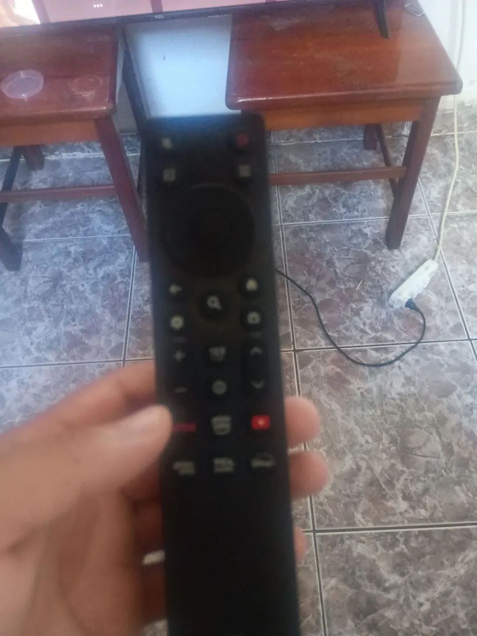 Vendo tv de 43 com 3 meses de uso - Foto 2