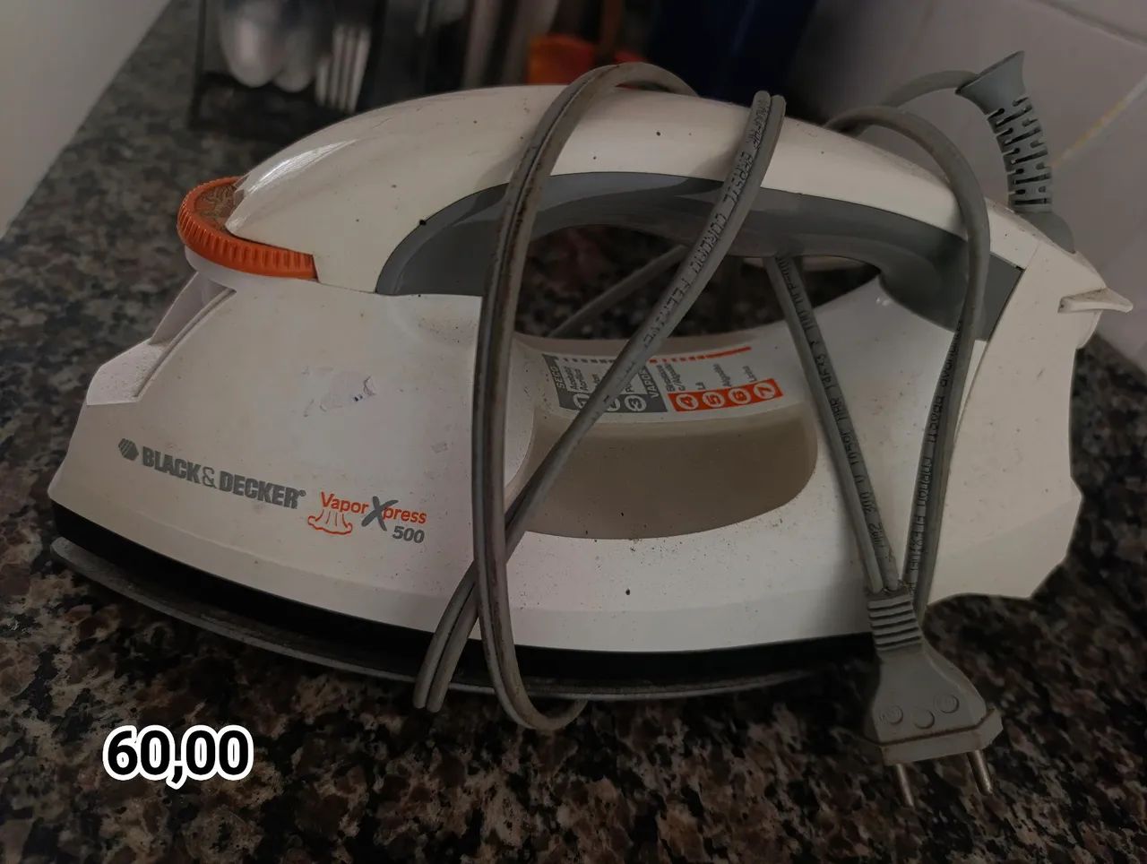 Ferro de roupa Black e Decker 