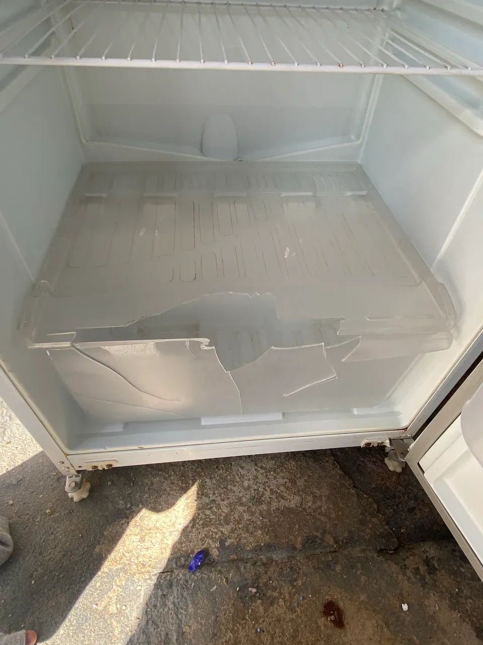 Vendo geladeira 110v - Foto 5