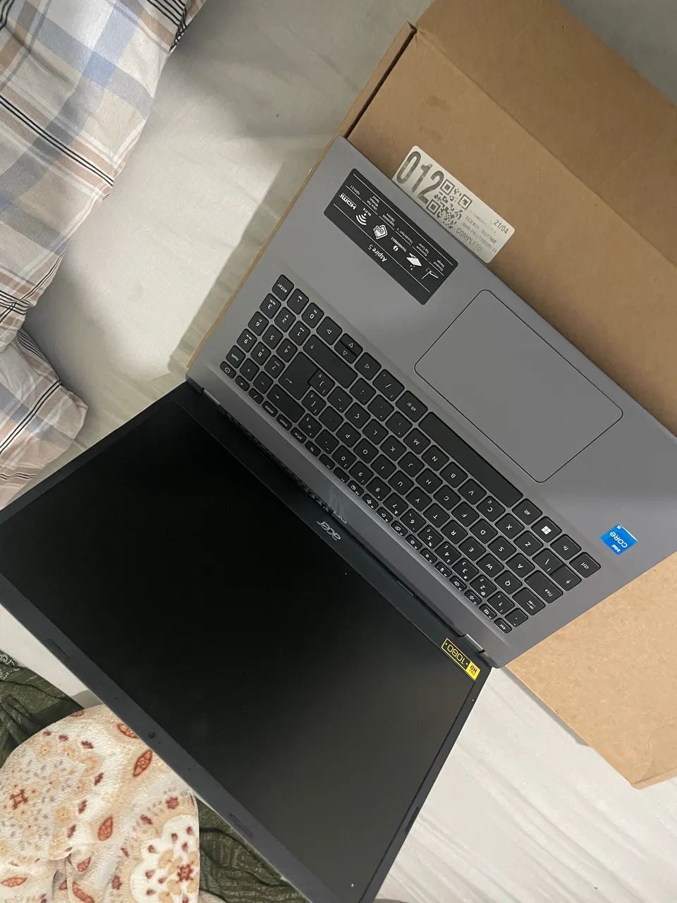 Notebook semi zerado, apenas duas vezes usado