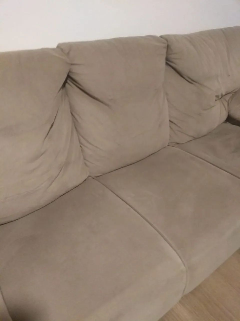 Sofa Marrom 03 lugares em Bom Estado de Conservação  - Foto 2