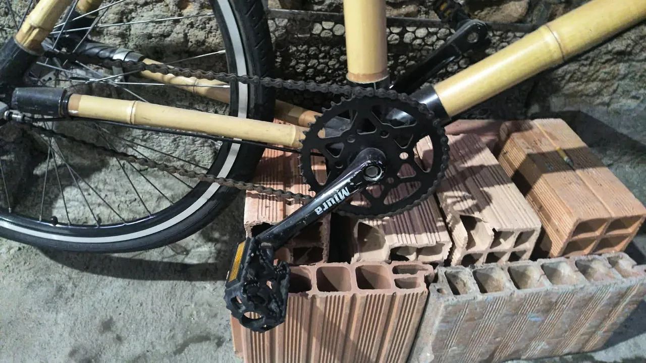 Bicicleta Aro 26 com Quadro de Bambu - Foto 3