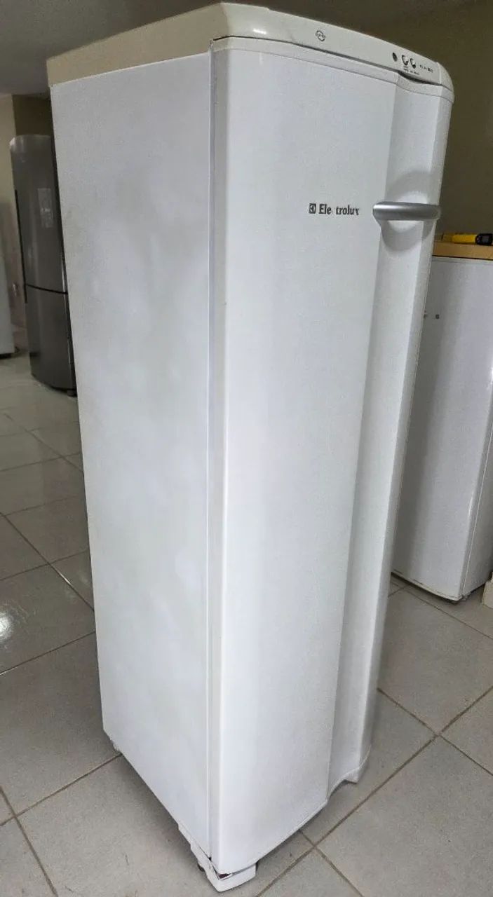 Freezer Vertical Electrolux 203L - Foto 2