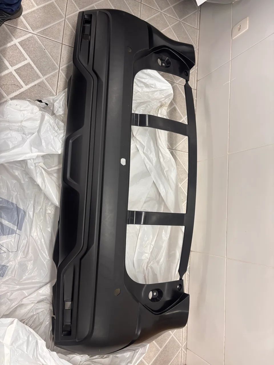 Parachoque Traseiro Kicks - Peças para carros, vans e utilitários