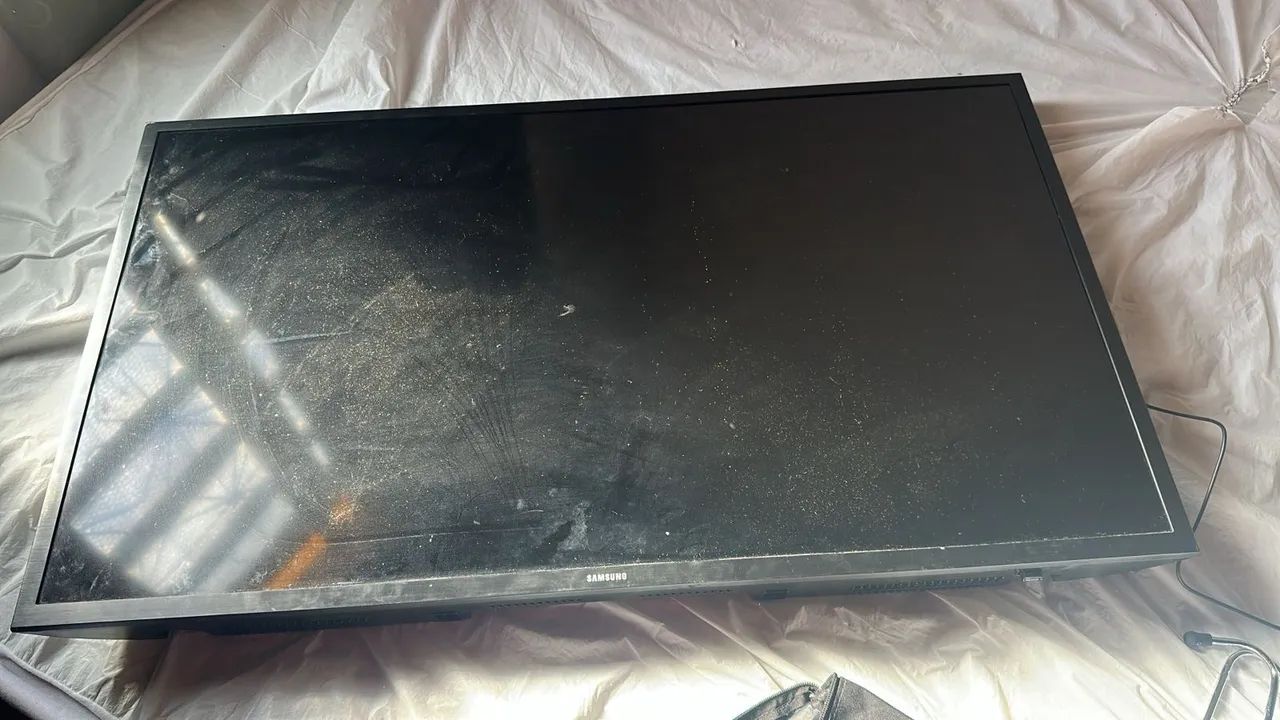 Vendo Geladeira e tv de 40 polegadas  - Foto 2