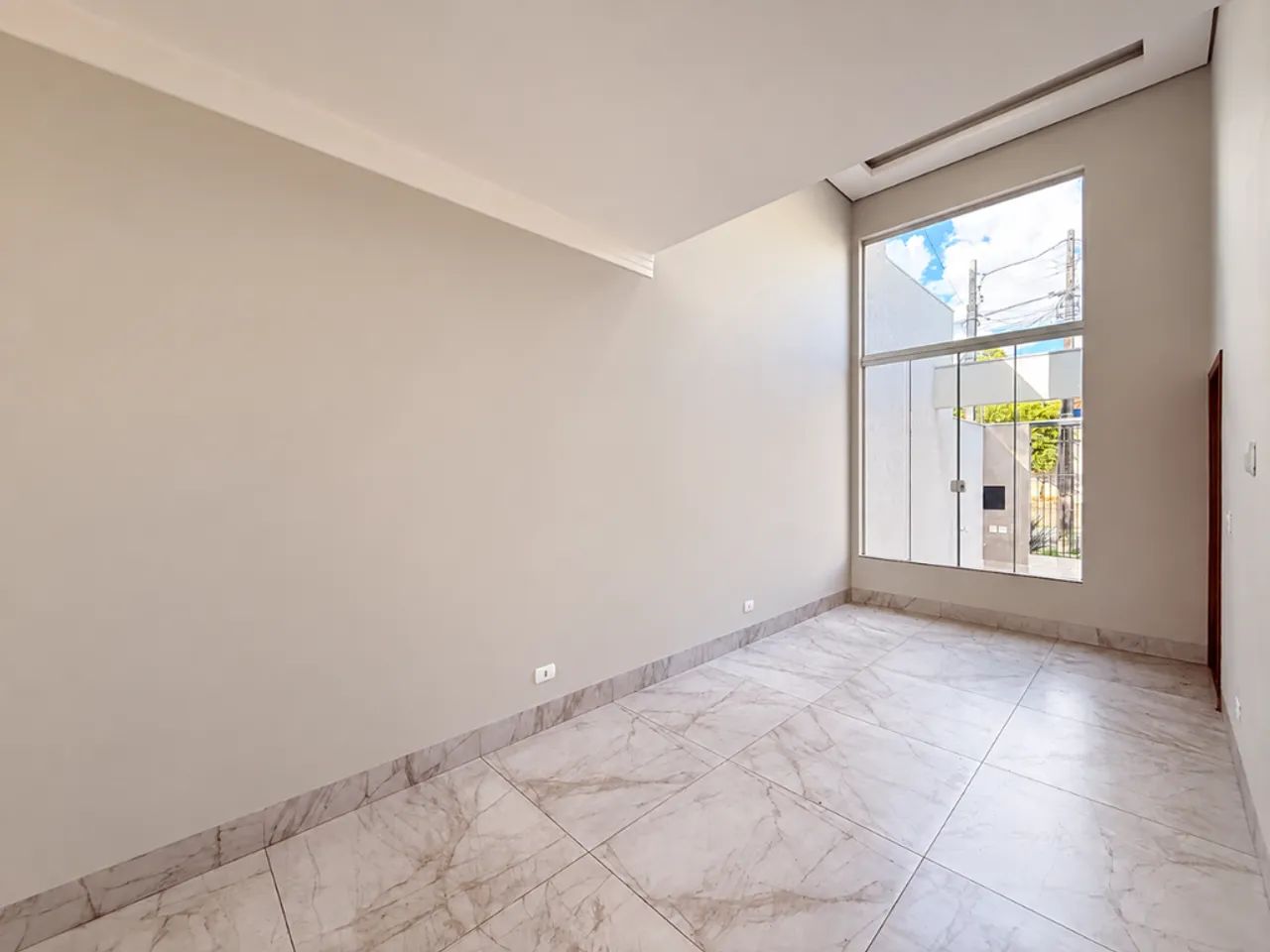 Casa para alugar em Maringá, Jardim Vitória, com 3 quartos, com 99 m² - Foto 4