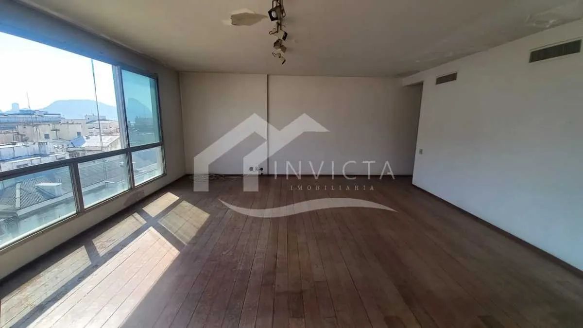 DUPLEX DE 4 QUARTOS, 2 SALAS E 5 VAGAS NA ESCRITURA!!! - Foto 3