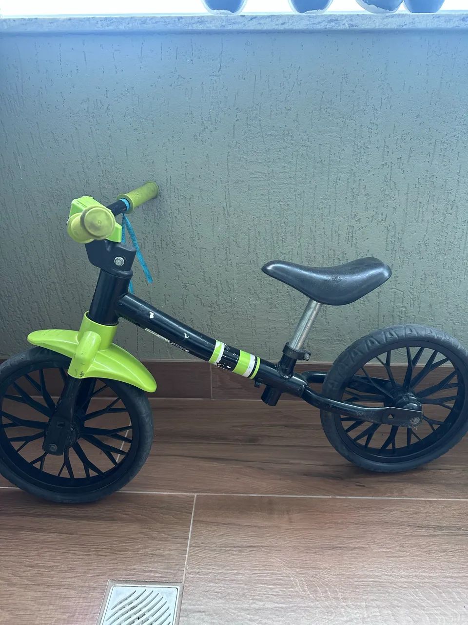 Bicicleta infantil de equilíbrio 