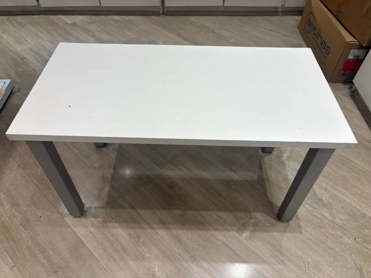 Mesa expositor 