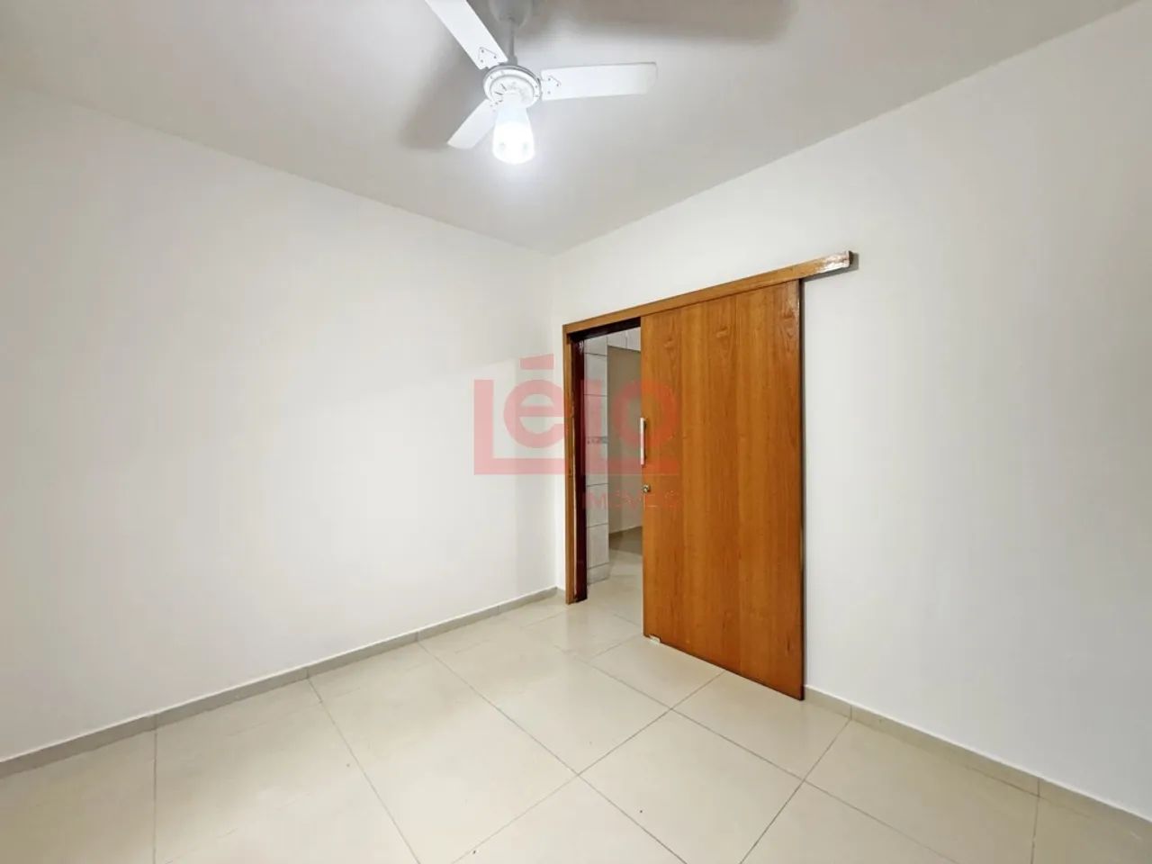 Casa de 3 quartos para alugar em Maringá com suíte, energia solar, edícula e 4 vagas - Foto 5