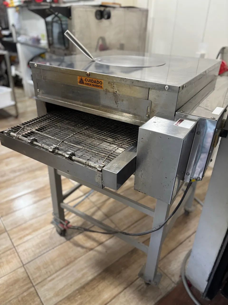 Forno de esteira 