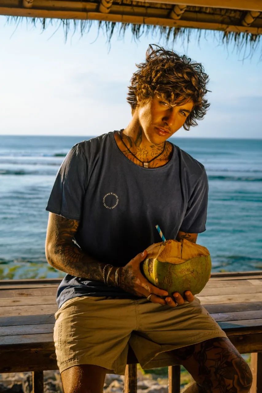 Roupas Masculinas (Camisetas, Moletons)