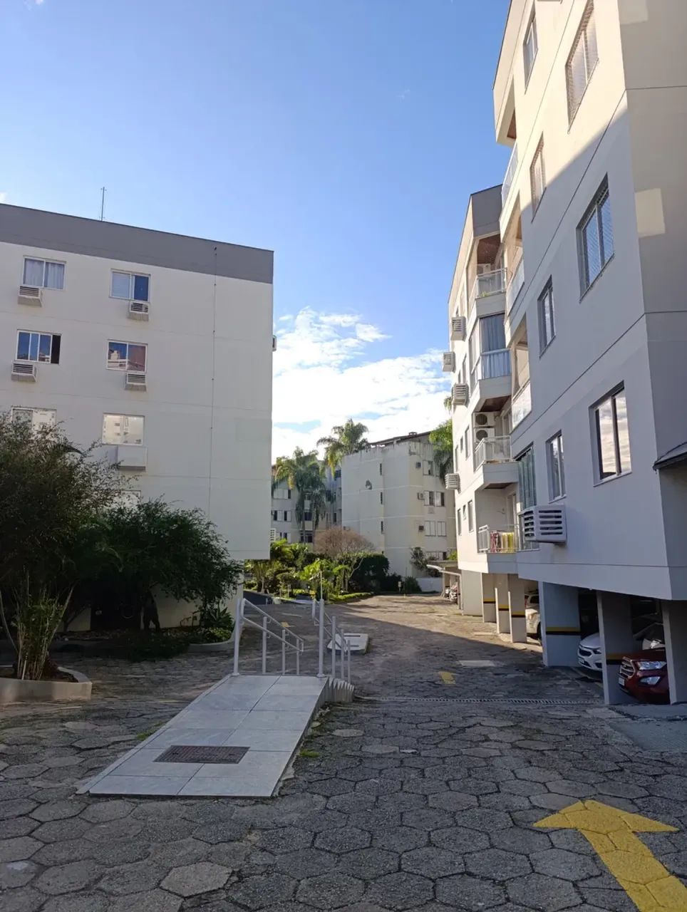3 Dormitórios sendo 1 Suíte com garagem e Sacada pro Sol da Manhã na Trindade - Foto 3
