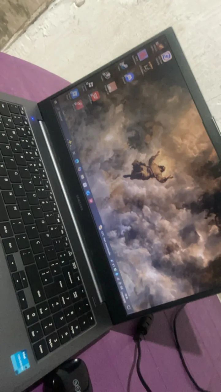  Samsung Book NP550XDA-KP7BR - Foto 4