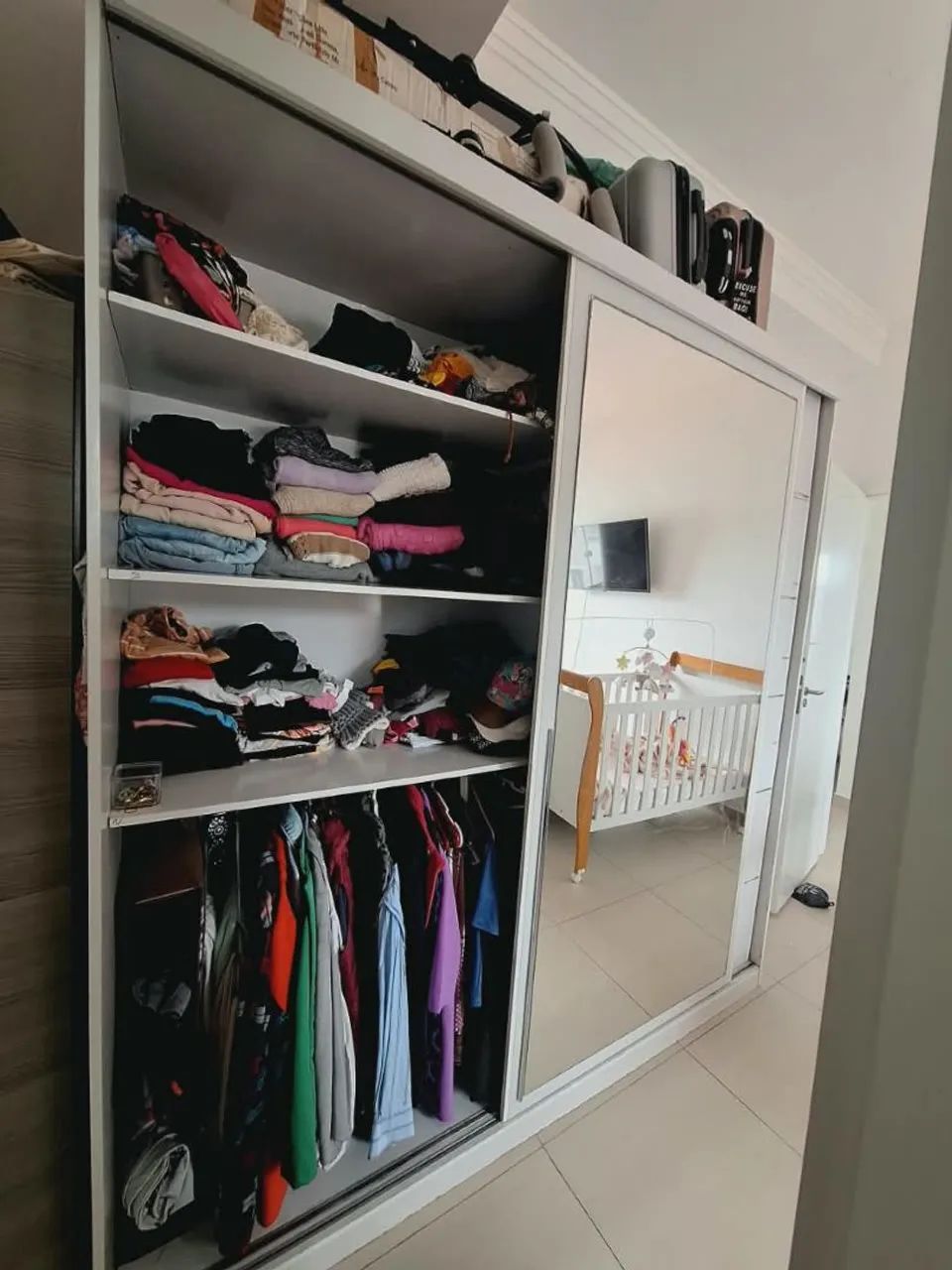 Guarda roupa com espelho - Foto 2