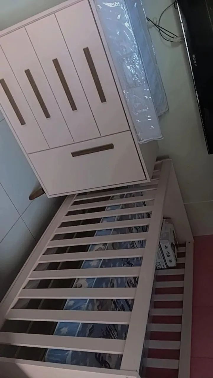 Berço rosa seminovo  - Foto 4